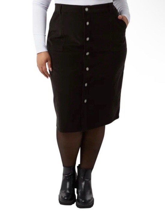 32 Degrees Dresses & Skirts - 32 Degrees Black Button-Front Pencil Skirt with Patch Pockets